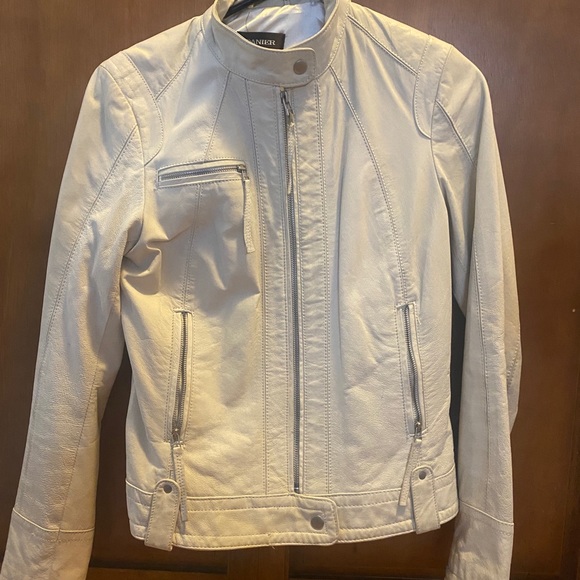 White leather jacket - Picture 3 of 9